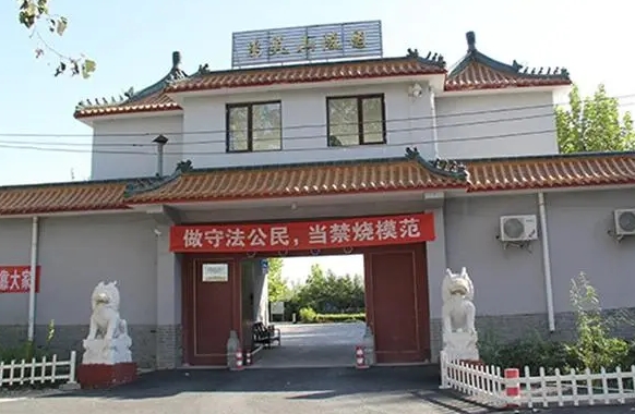惠灵山公墓的碑型有哪些特色？